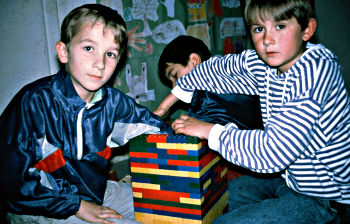 Children in a refugee camp in Croatia (1994), Photo: Suncokret