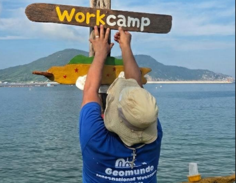 Volontariato in Corea del Sud: un’isola, tre villaggi e rifiuti del mare diventati arte